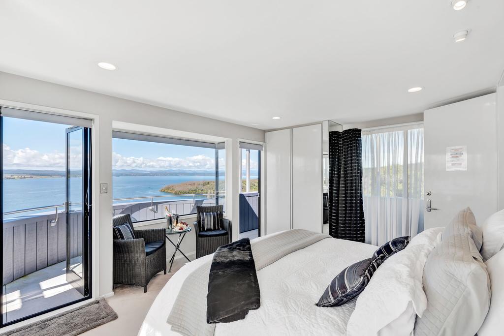 Serenity On Wakeman Taupo Exterior photo
