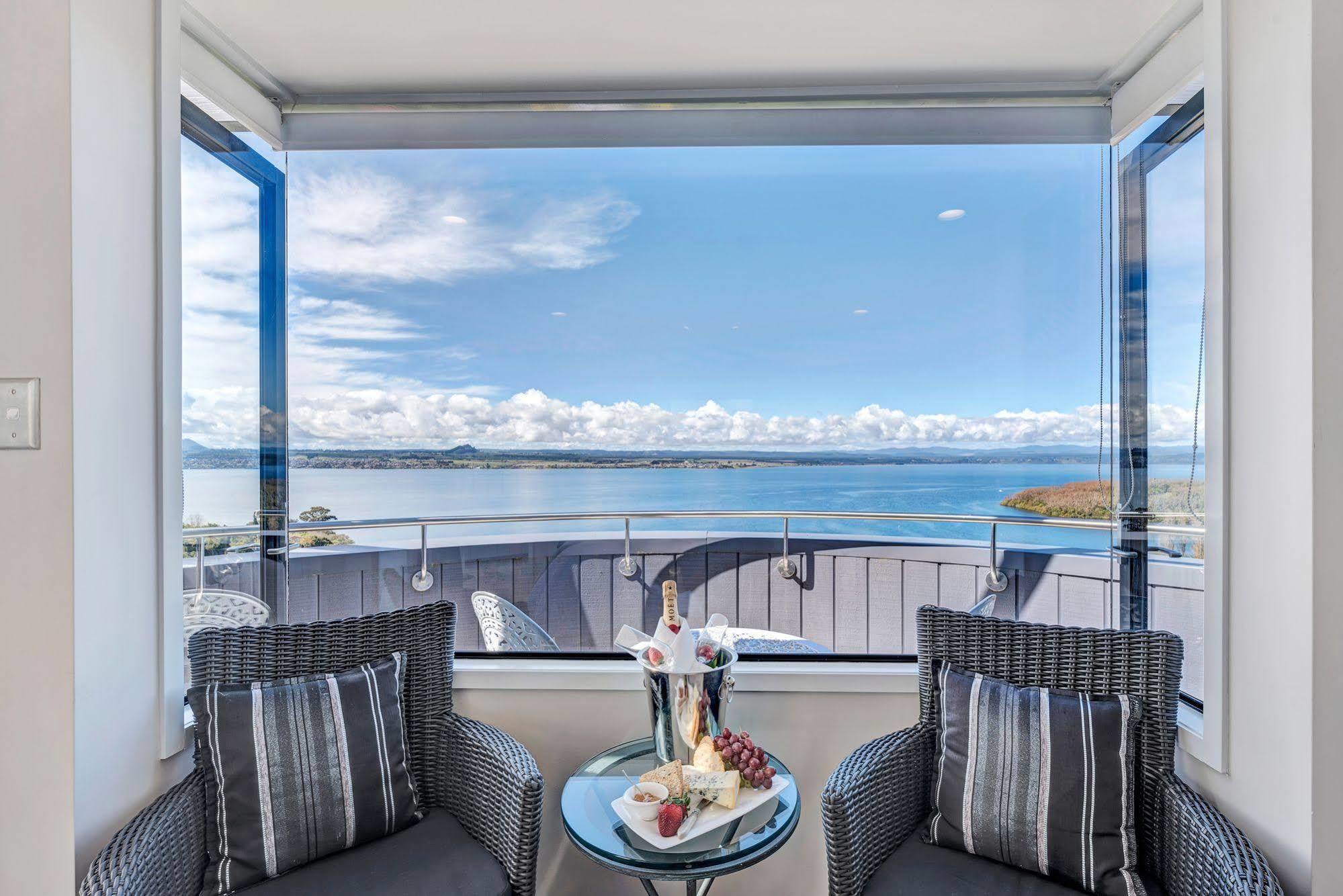 Serenity On Wakeman Taupo Exterior photo