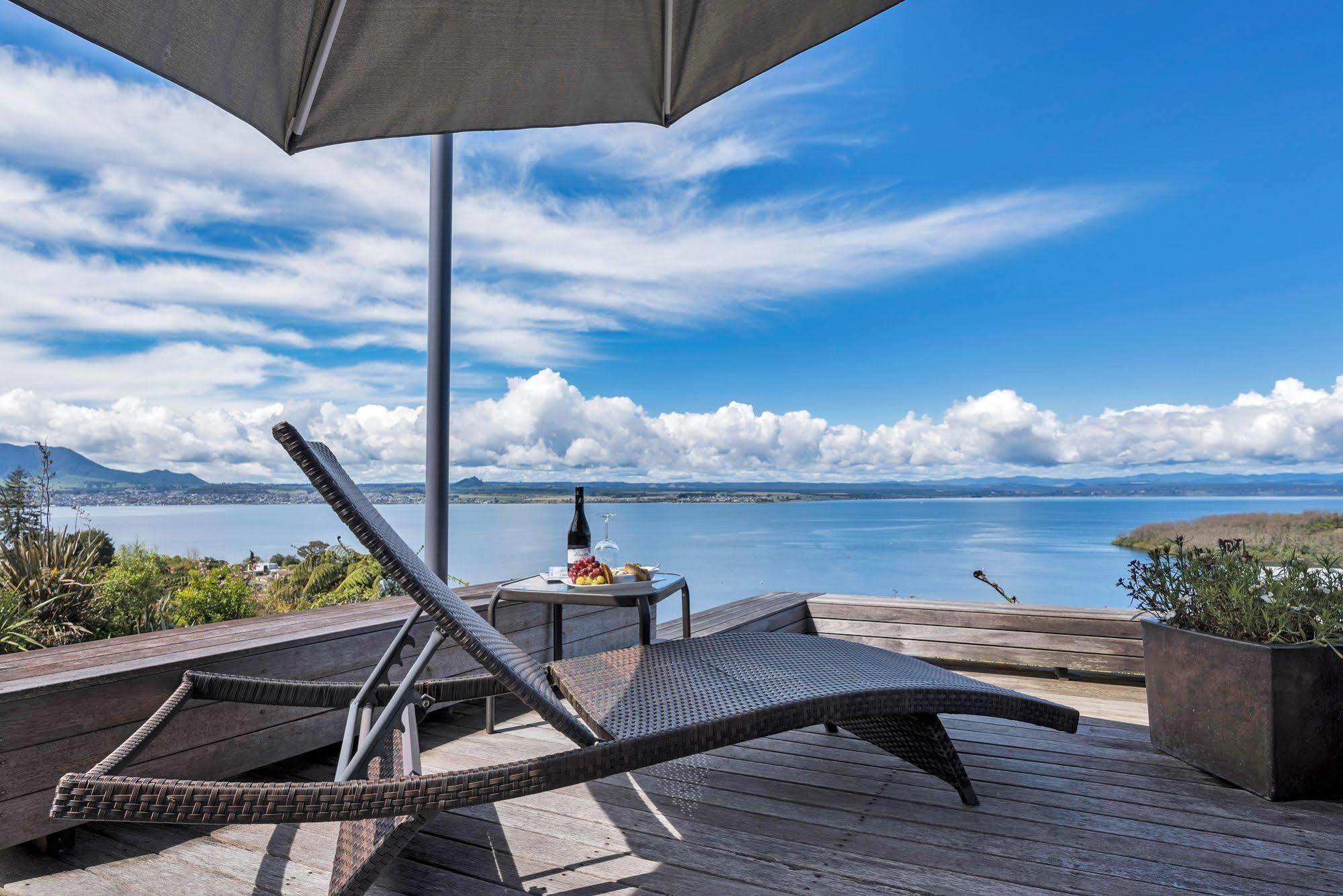 Serenity On Wakeman Taupo Exterior photo