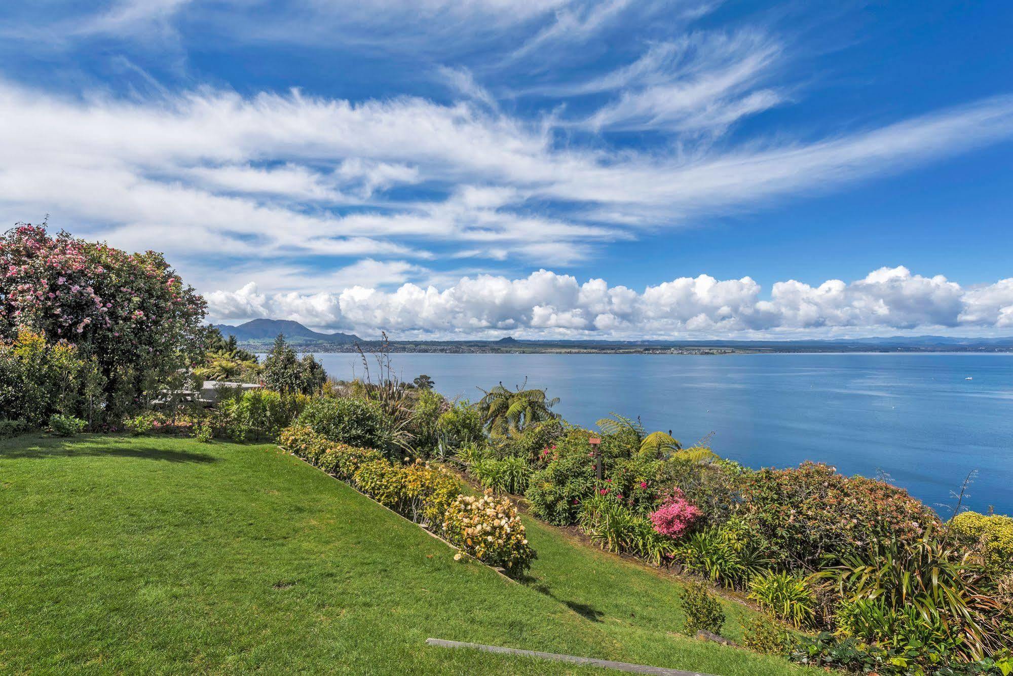 Serenity On Wakeman Taupo Exterior photo