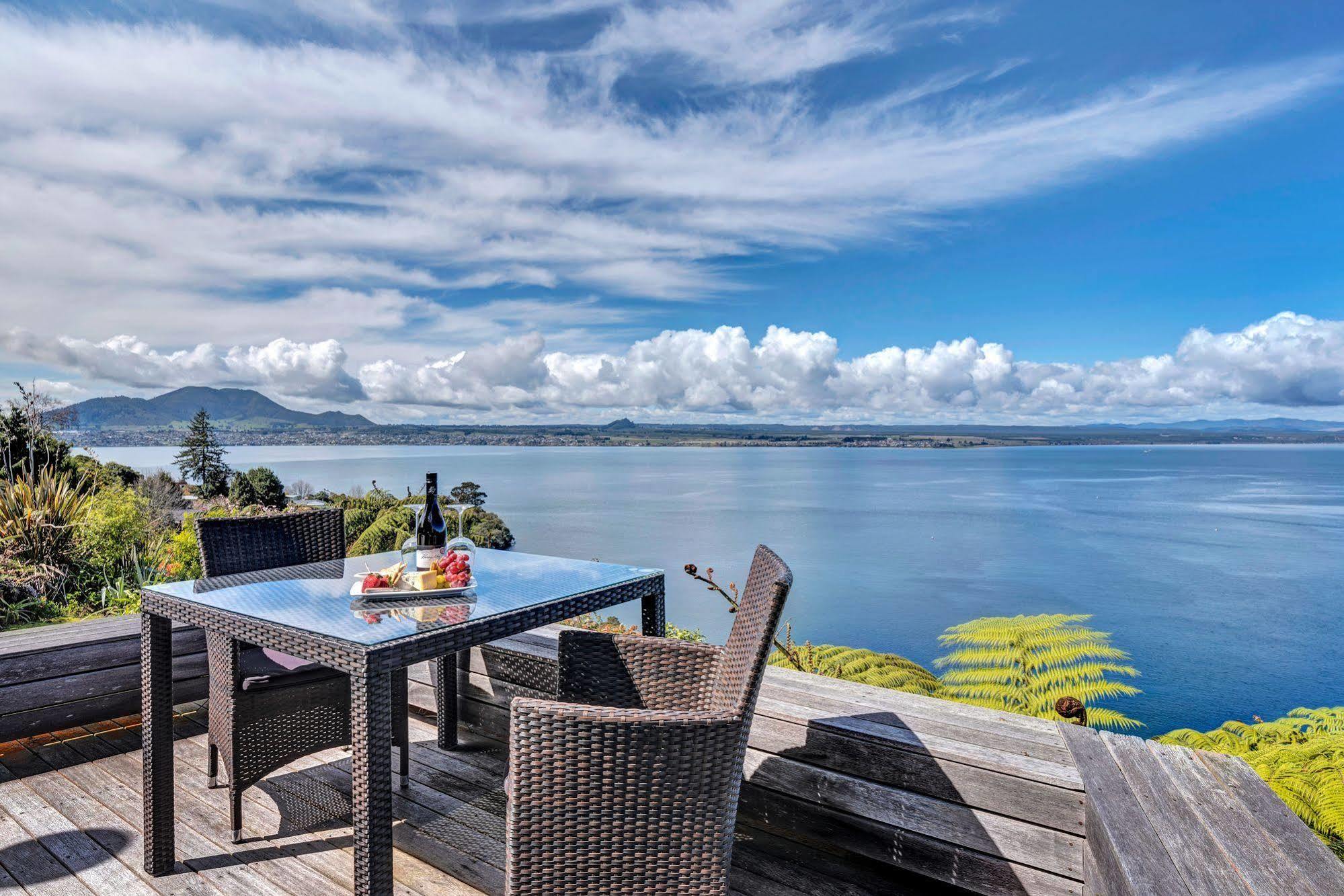 Serenity On Wakeman Taupo Exterior photo