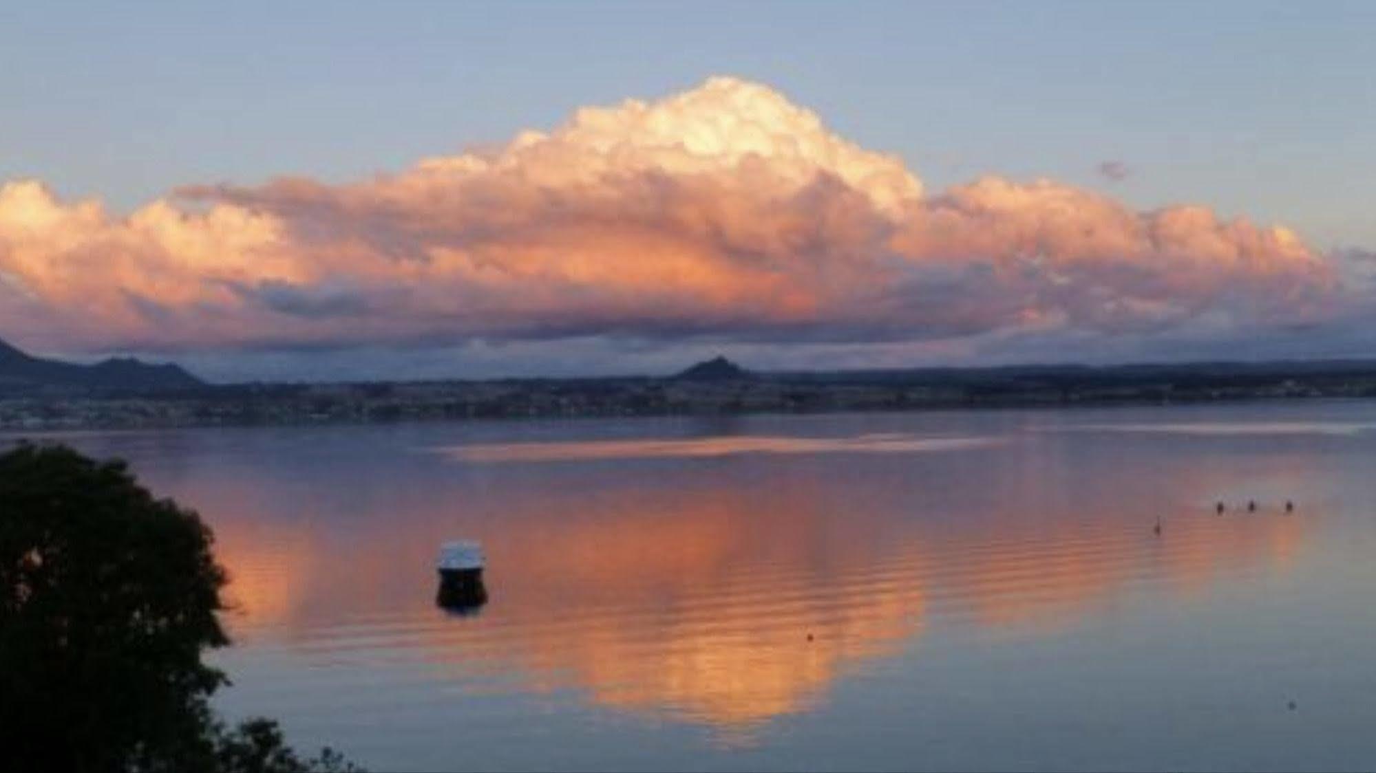Serenity On Wakeman Taupo Exterior photo