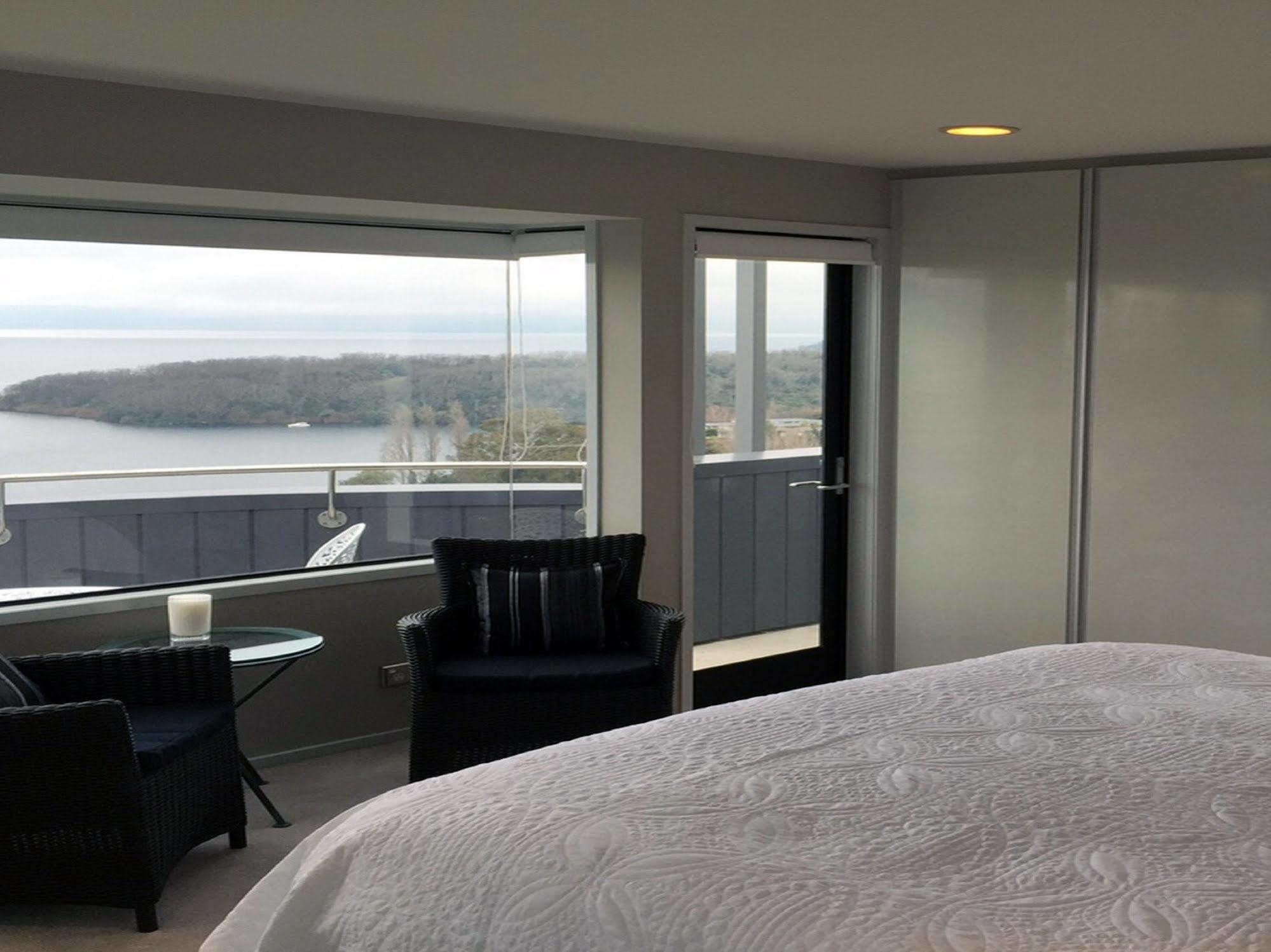 Serenity On Wakeman Taupo Exterior photo